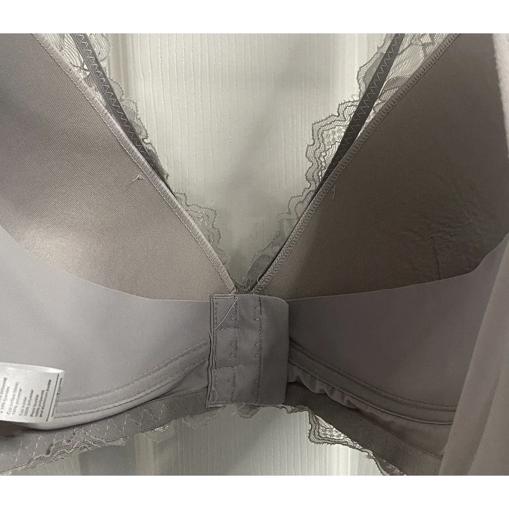 Lucy Breeze Silver/Gray Wire Free Lined Bra Lace Front Close Sz.42C Stretch Back